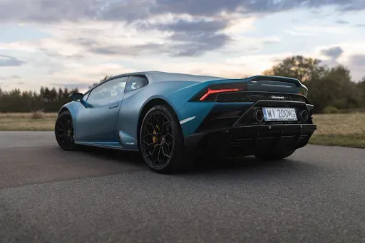 wynajem sportowego auta