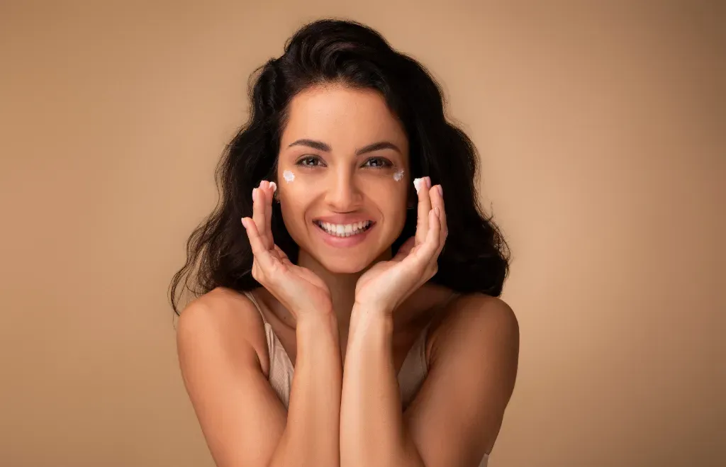 Niacynamid - sekret skóry bez filtrów. Dlaczego pokochały go dermatolożki i influencerki?