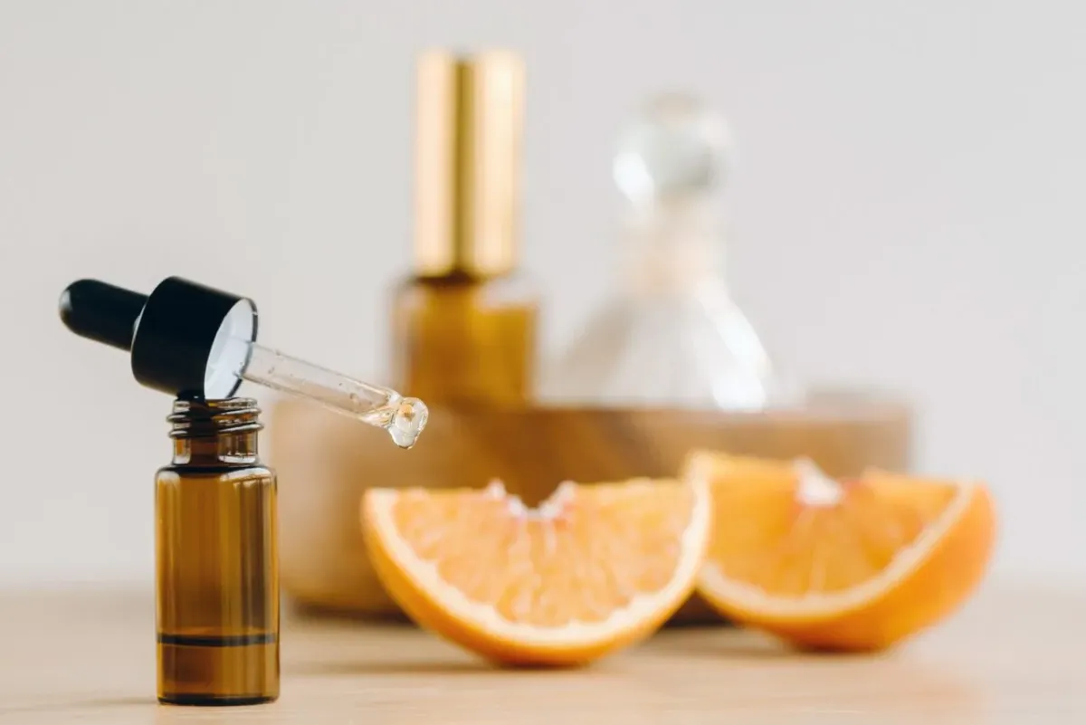 Serum z witaminą C: Kompendium wiedzy – zalety i zastosowanie