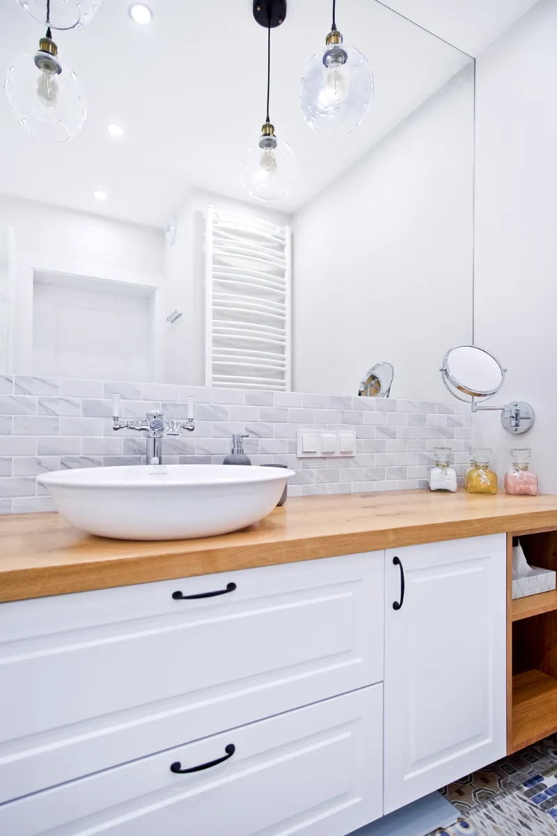 Czas na marmur: Jak ten klasyczny materiał staje się nowoczesnym wyborem? Ekspert Raw Decor wyjaśnia!