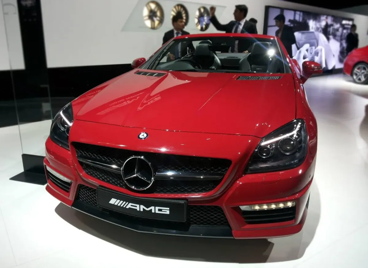 Mercedes, czyli motoryzacyjny luksus o wielu obliczach. Czy warto postawić na używane modele?