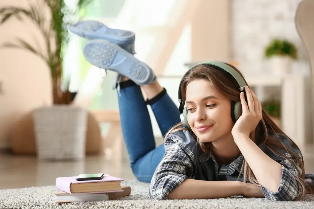 Czy warto słuchać audiobooków? Poznaj ich zalety