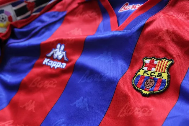 Koszulki FC Barcelony - trafiony prezent dla fanów piłki nożnej