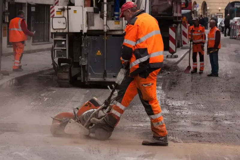 Jak pracuje szwalnia odzieży roboczej?